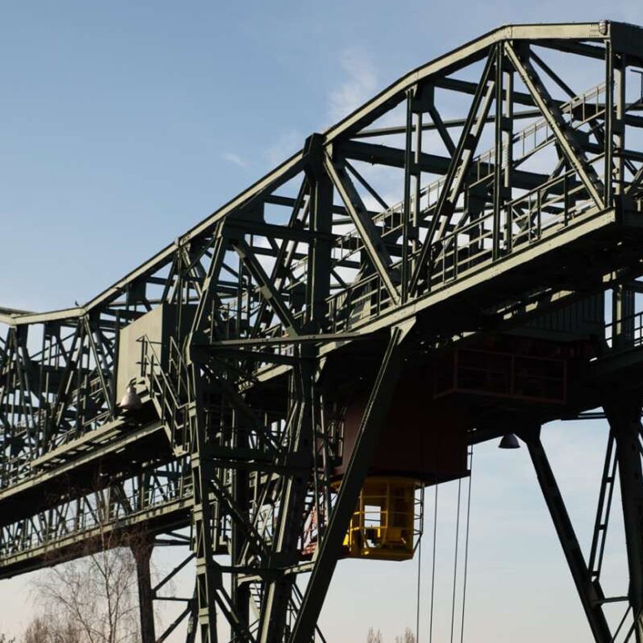 Bridge Construction Equipment: Boost Safety & Efficiency