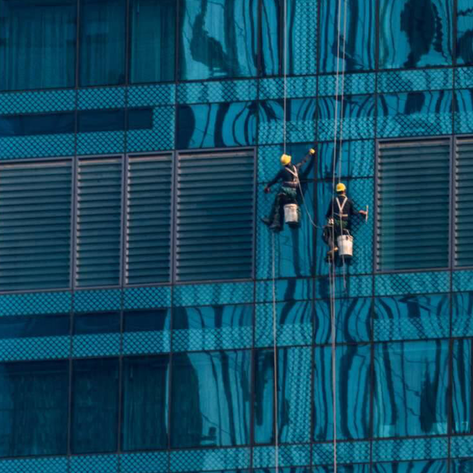 Who Sells OSHA-Compliant Aerial Work Platforms in the U.S.? | Man Lift USA